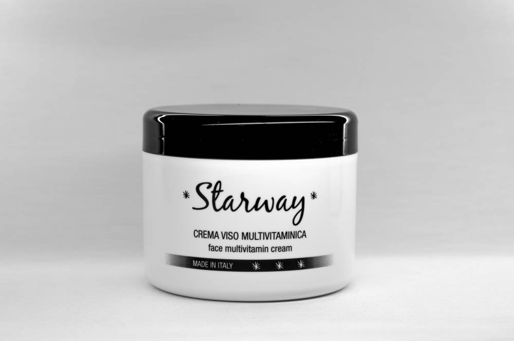 barattolo crema per viso estetista